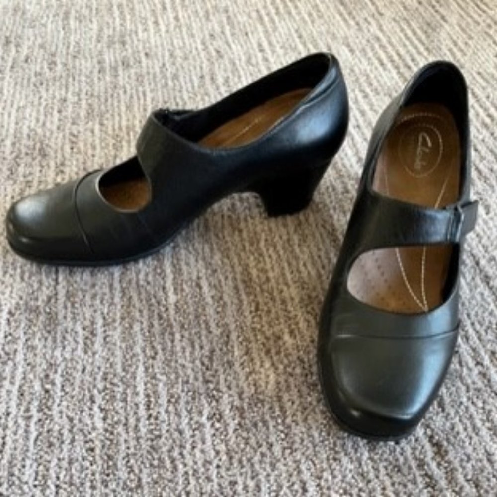 Clark's Mary Jane Dress Shoes size 9N